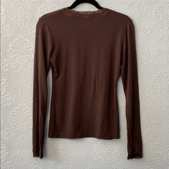 2/$20 Rendez-vous Paris brown vneck with lace top - Picture 3 of 3